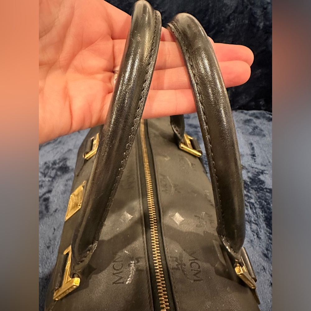🖤🖤 MCM Boston Bag EUC 🖤🖤 - Picture 5 of 15